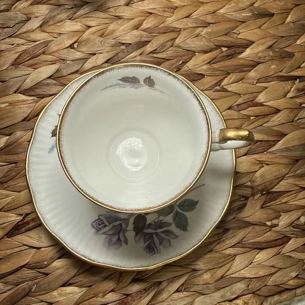Elizabethan Bone China England Purple Rose Ivory Teacup Saucer Gold Gilt Vintage